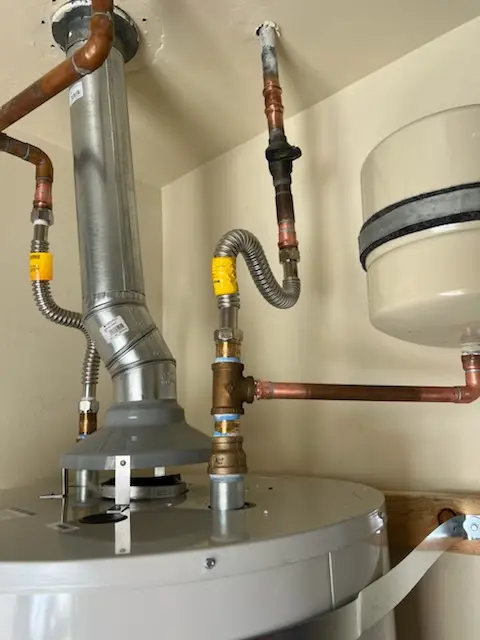 Water heater installation and plumbing repair in Village of Cantebury